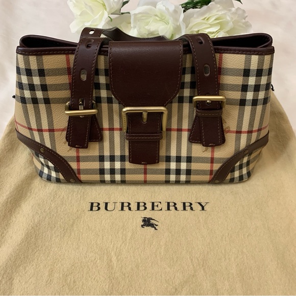 Almost Brand New Burberry bag - Picture 5 of 17